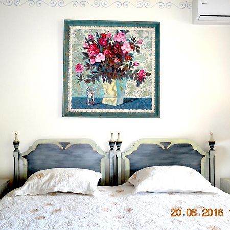 Bed and Breakfast Resedinta Rotundu Butuceny Экстерьер фото