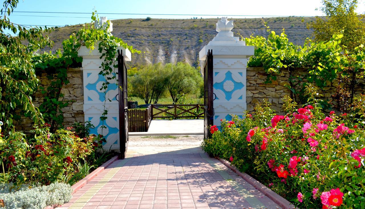 Bed and Breakfast Resedinta Rotundu Butuceny Экстерьер фото